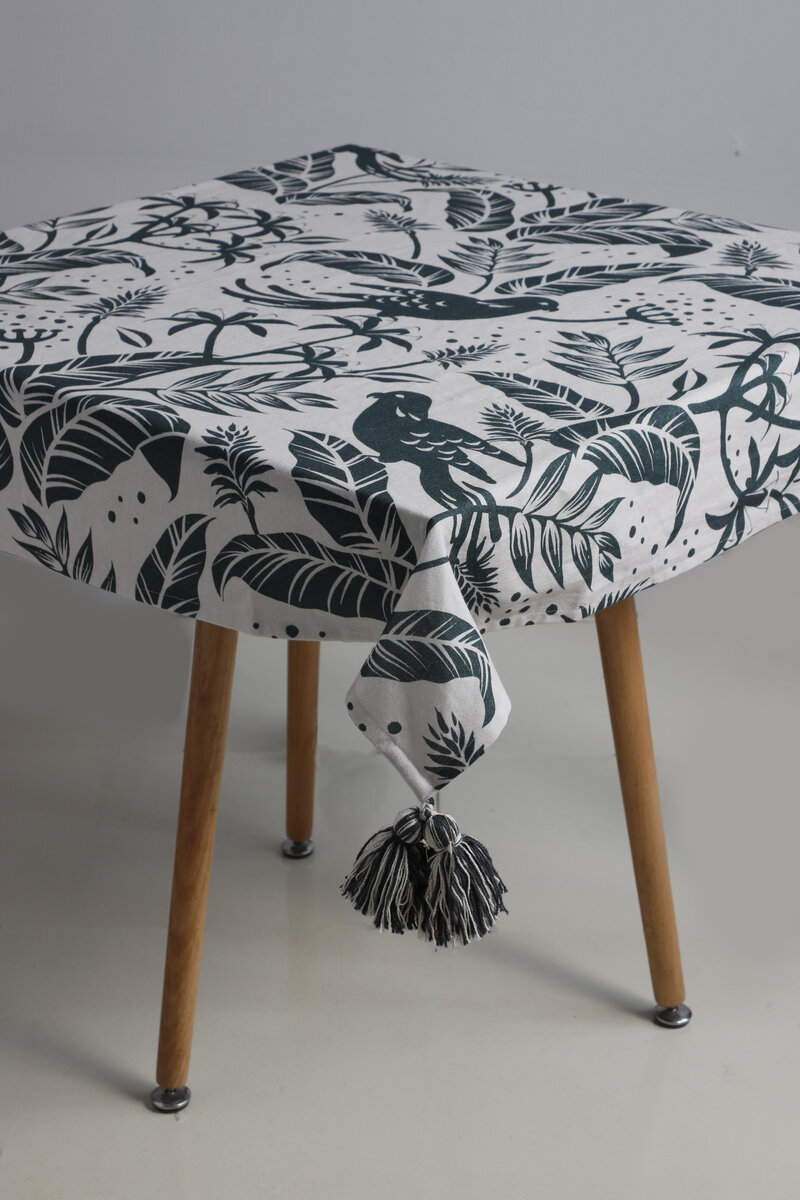 AH-KD-TC-009 Black and White Tropical Botanical Print Tablecloth with Tassel Trim