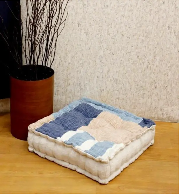 FLOOR CUSHION