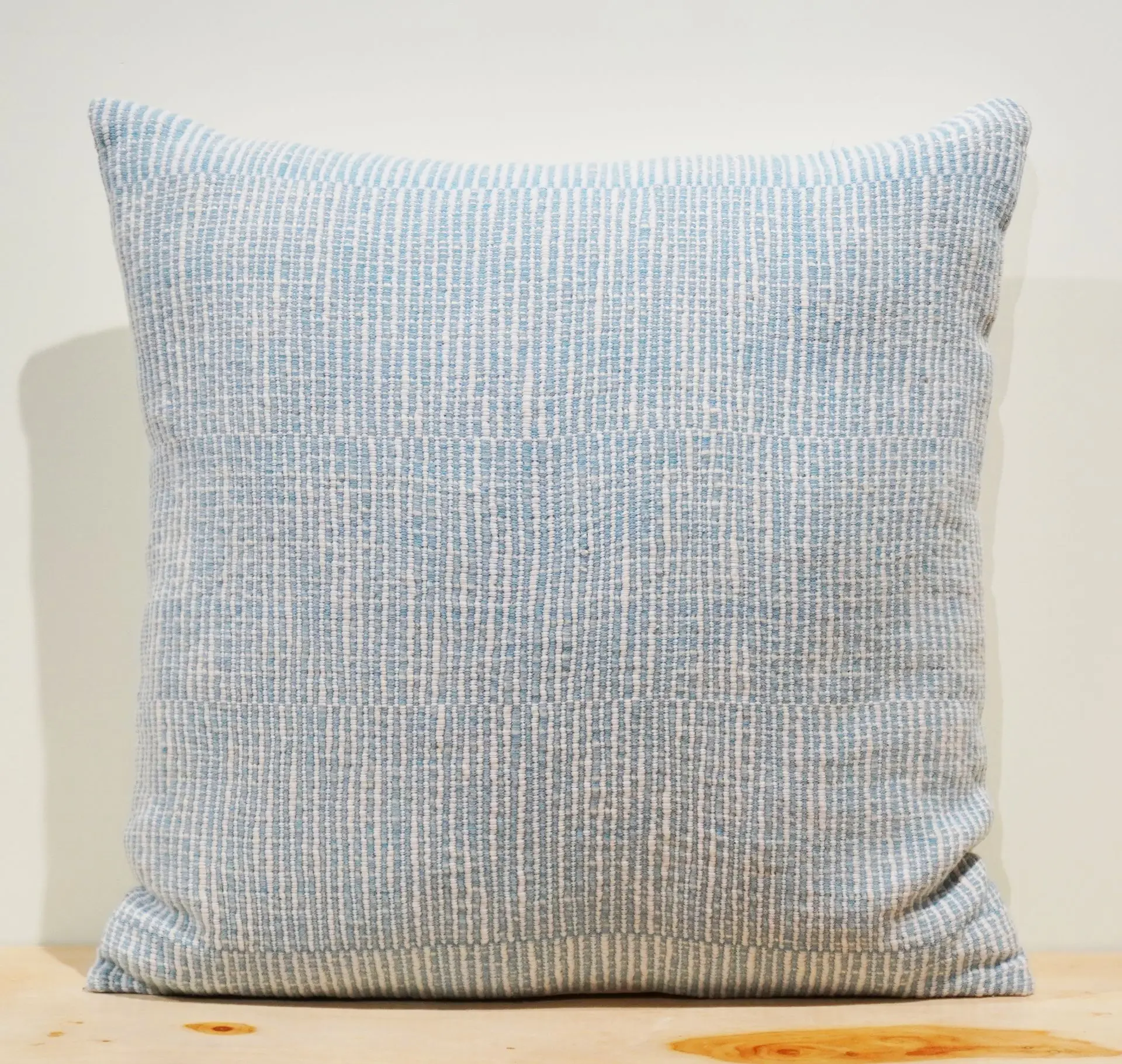 WOVEN CUSHION