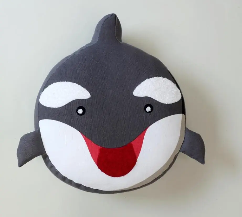 SHAPED CUSHION