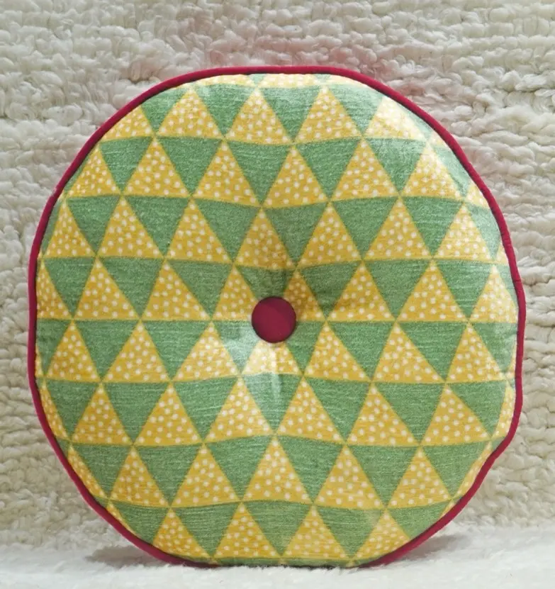SHAPED CUSHION